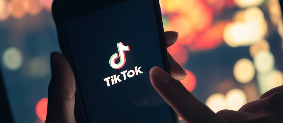 【TikTok】バズる時間帯はいつ？曜日ごとのバズりやすさとあわせて解説